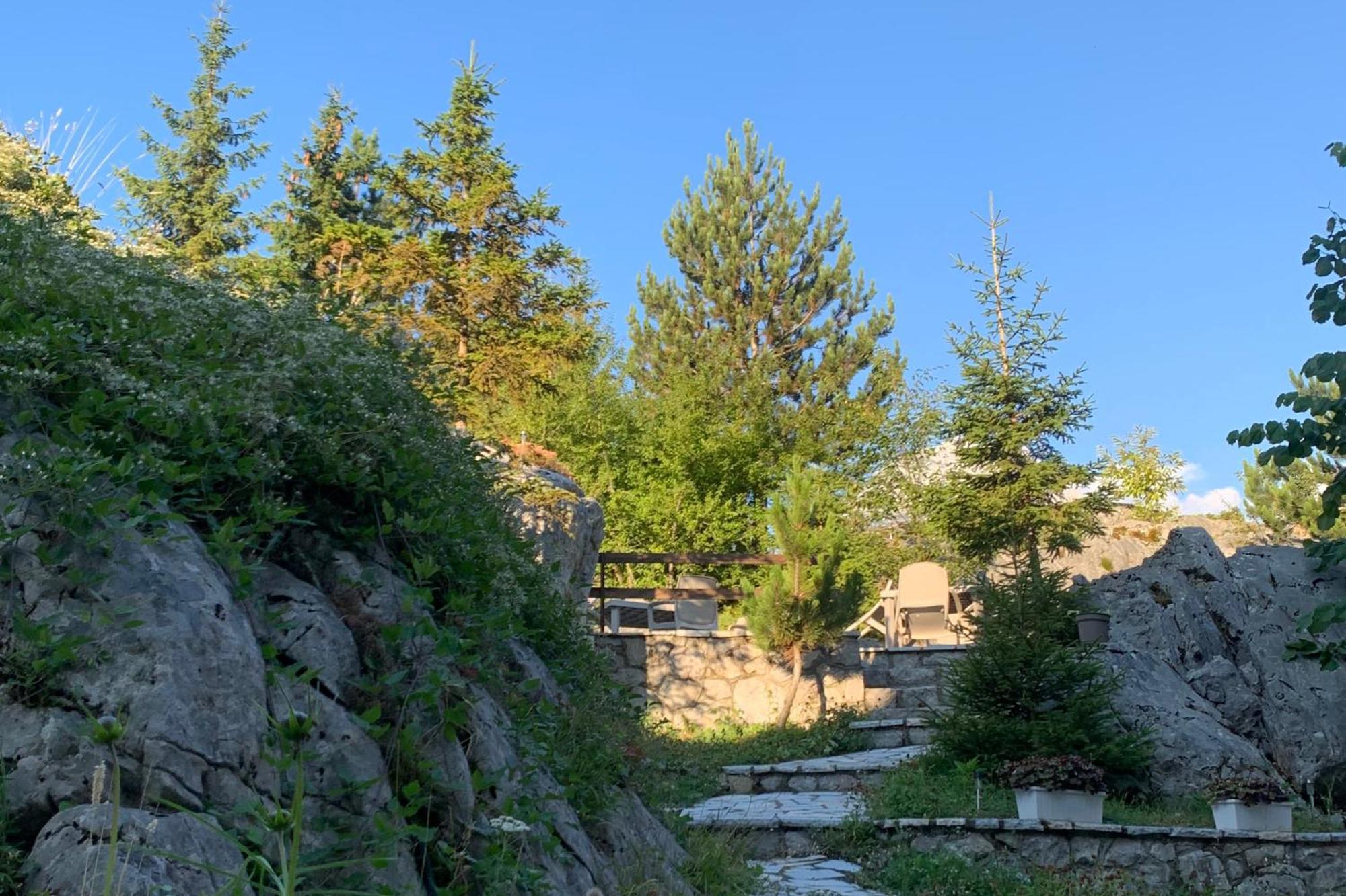 Bujtina Valbone Hotel Exterior foto